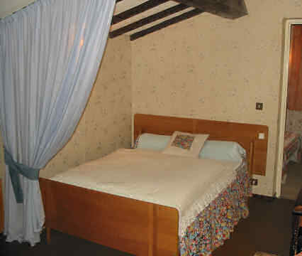 72/small_bedroom.jpg